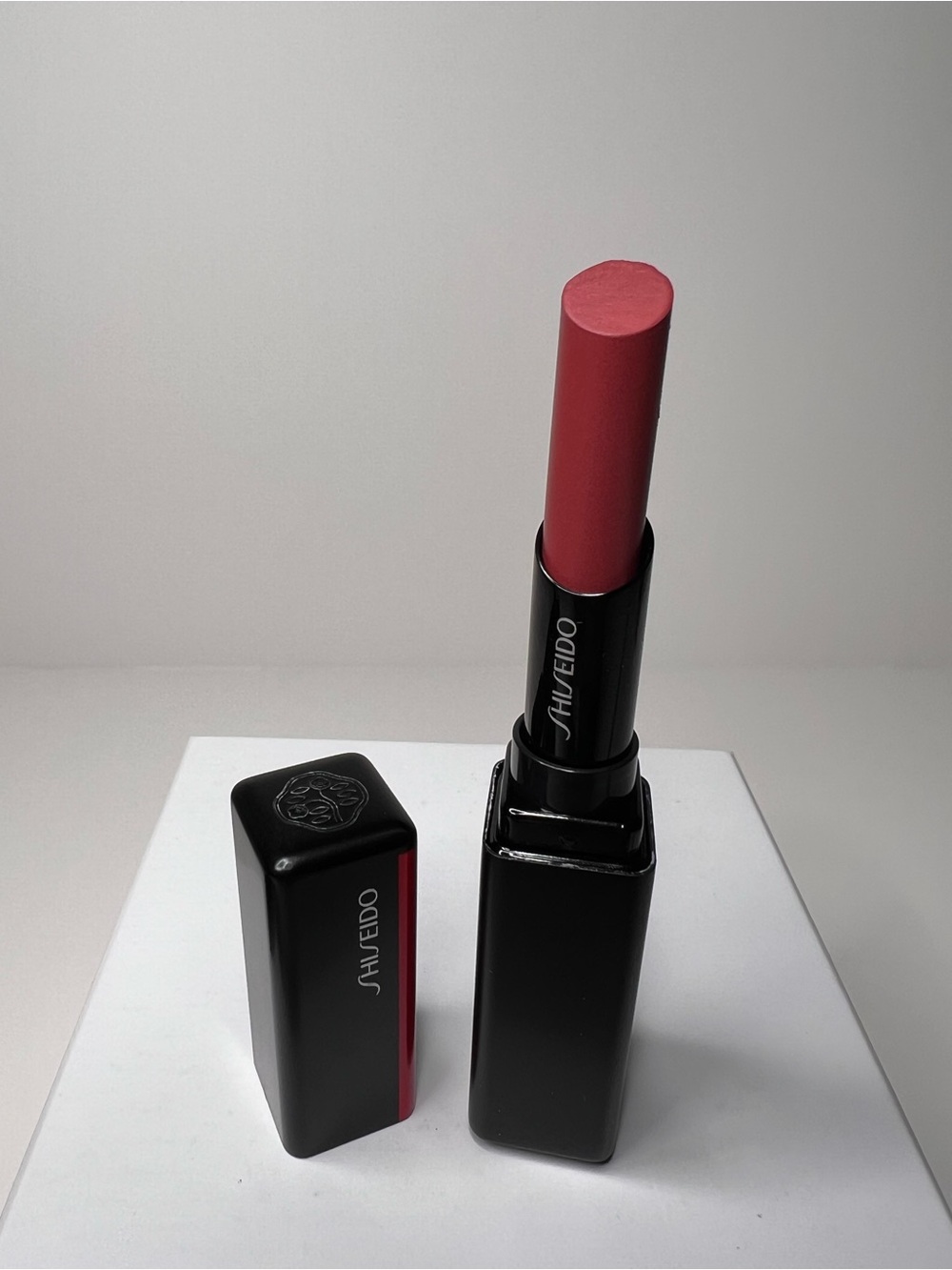 Discontinued Shisedo VisionAiry Gel Lipstick